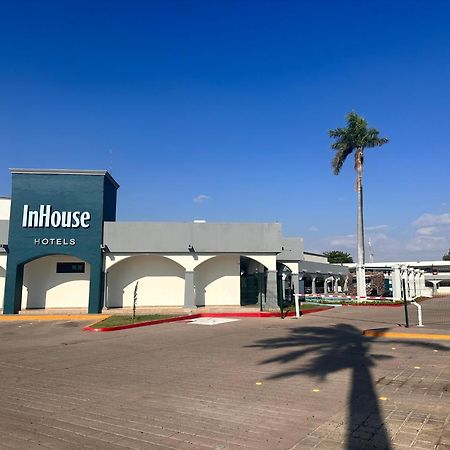 Отель Inhouse Obregon Сьюдад-Обрегон Экстерьер фото